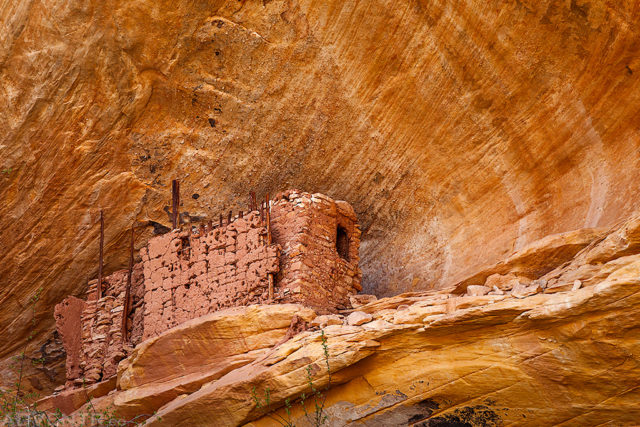 Pastel Alcove Ruin